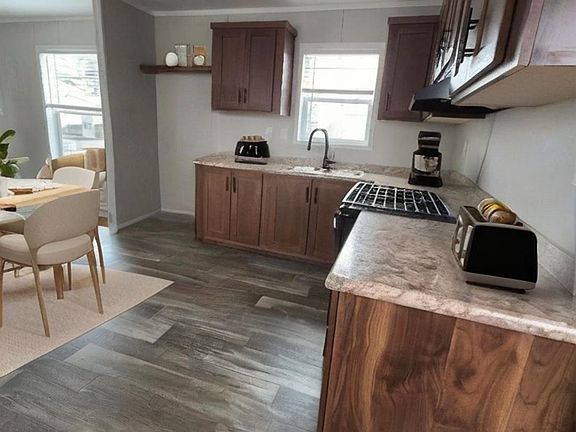 4th image of 22 Martin Road