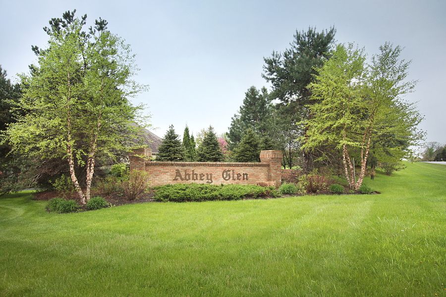 1st image of 39W488 Abbey Glen Ct