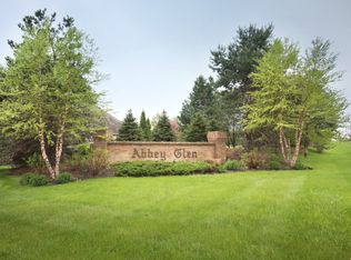 39W488 Abbey Glen Ct, St Charles, IL 60175