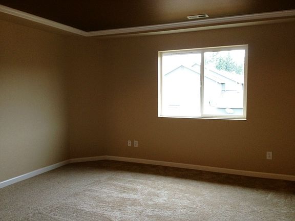 4th image of 2318 167th St E