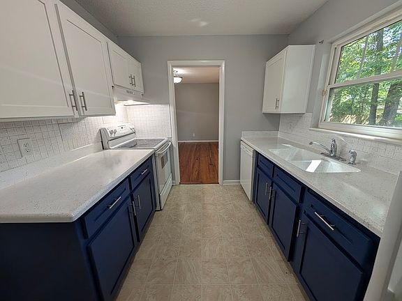 2nd image of 1820 Medart Dr