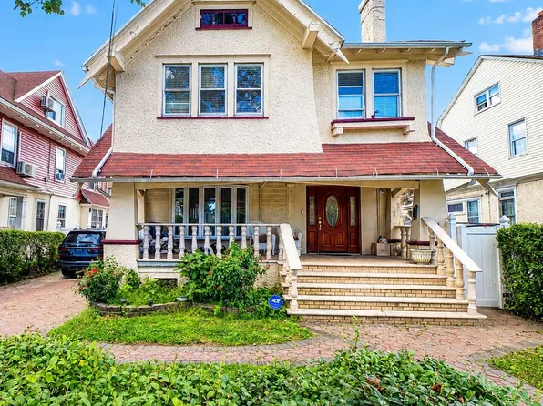 8564 104th Street, Richmond Hill, NY 11418