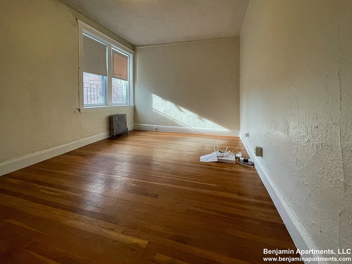 Building Photo - 1800 Commonwealth Ave #13