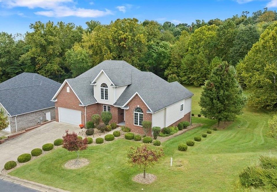 1st image of 7 Wyndemere Ct