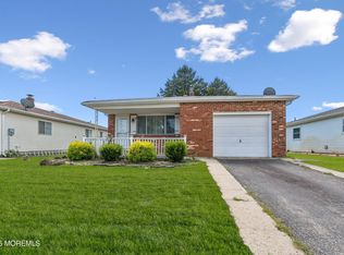 202 Bonaire Dr, Toms River, NJ 08757