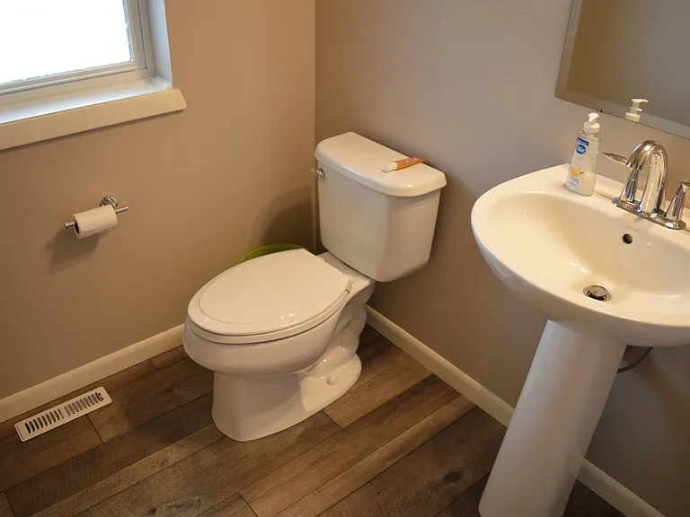 321 Alton Dr — Photo 4