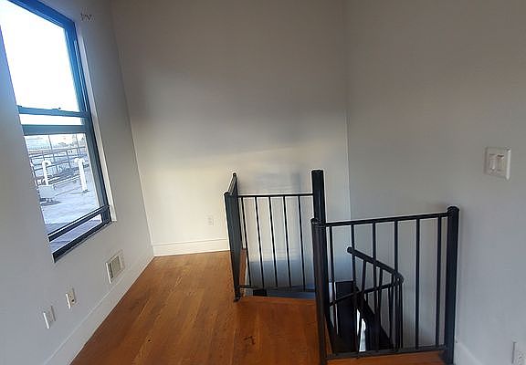 3rd image of 30 Claver Pl APT 4l