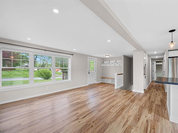 5th image of 392 Sherwood Drive