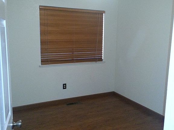 5th image of 1251 Versailles Dr