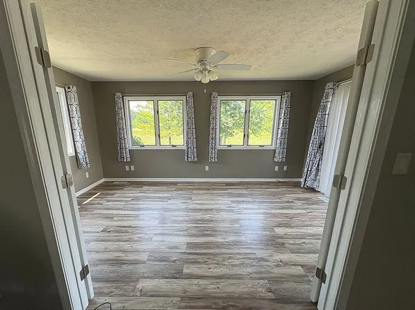 1408 S Lansing St, Saint Johns, MI 48879