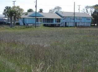 101 Jungle Rd, Edisto Island, SC 29438