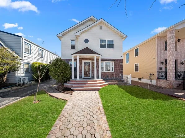 79-31 Langdale Street, New Hyde Park, NY 11040