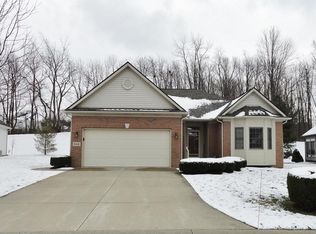 9448 Huntshire Ave NW, North Canton, OH 44720