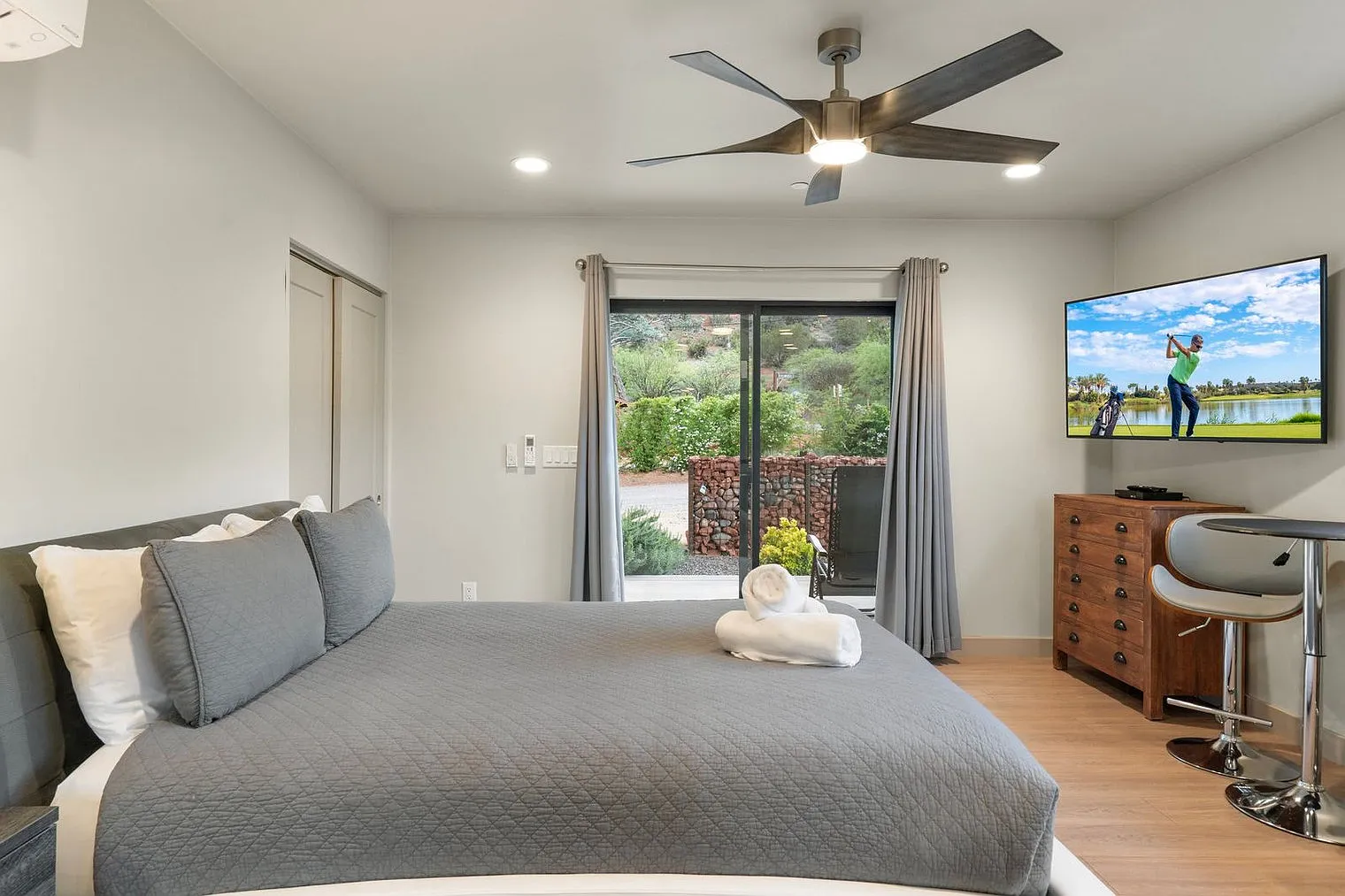 Studio, 1.0 bath, 796 sqft, $3,333 — Photo 1