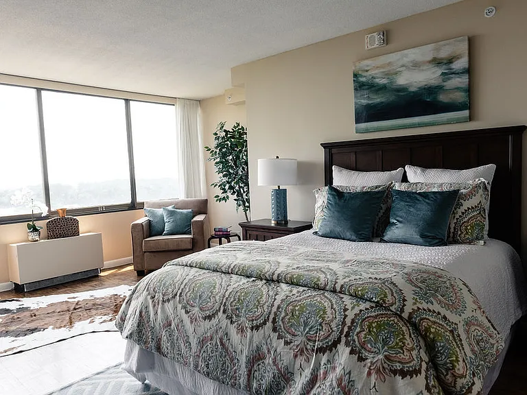 Primary Bedroom - 2b2b