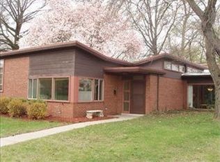 8416 Crestwood Ave, Munster, IN 46321