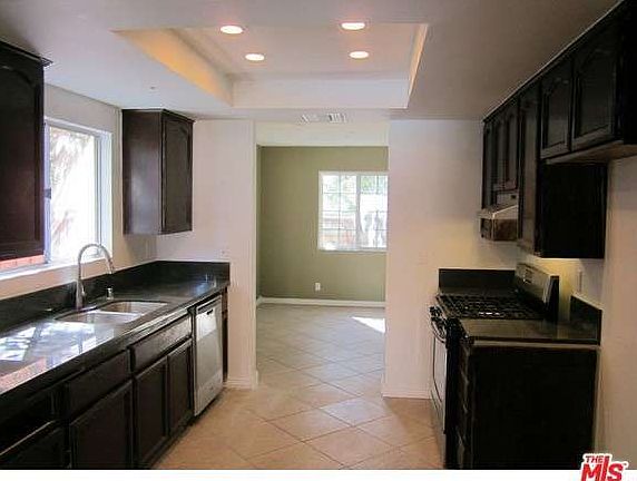 5th image of 9219 Cedros Ave #A