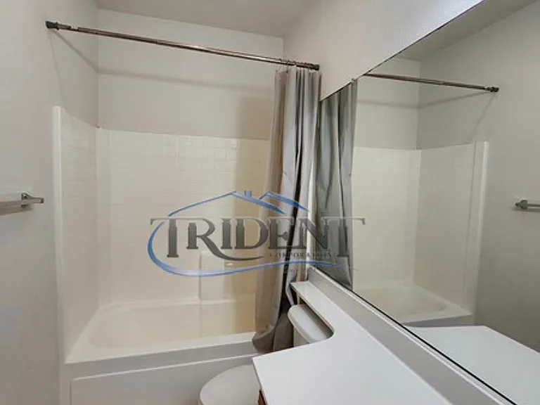 1038 Zanes Dr — Photo 15