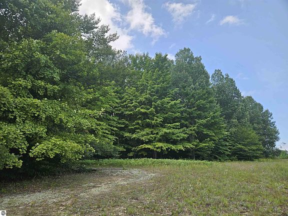 2nd image of 19172 Cedar Run Rd