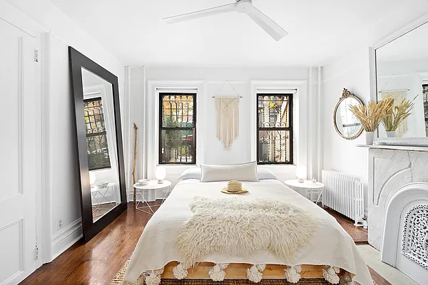 Sold by Compass | media 32