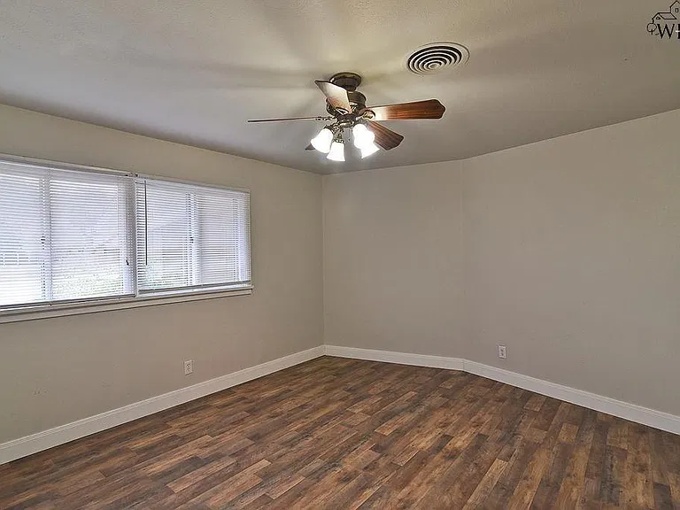 2607 Chase Dr — Photo 15