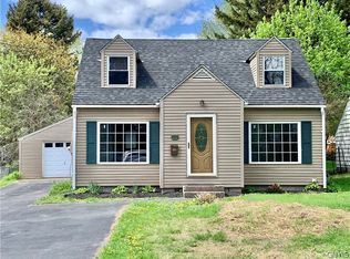 5461 Woodlawn Pl, Utica, NY 13502