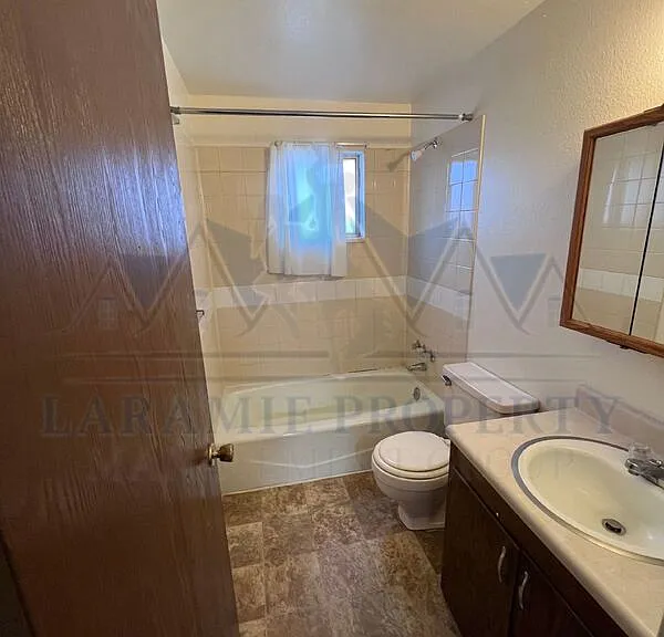 708 Downey St #3 — Photo 11