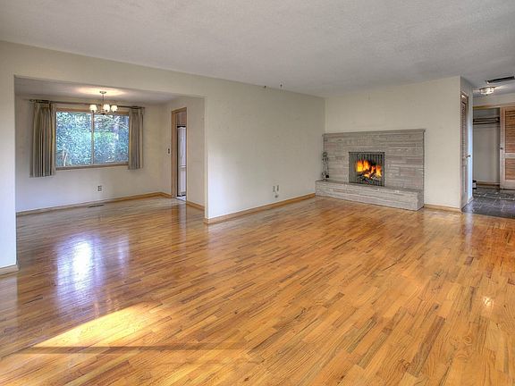 2nd image of 12528 Avenue Dubois SW
