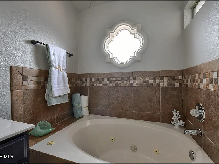 1909 Polly Harris Dr — Photo 29