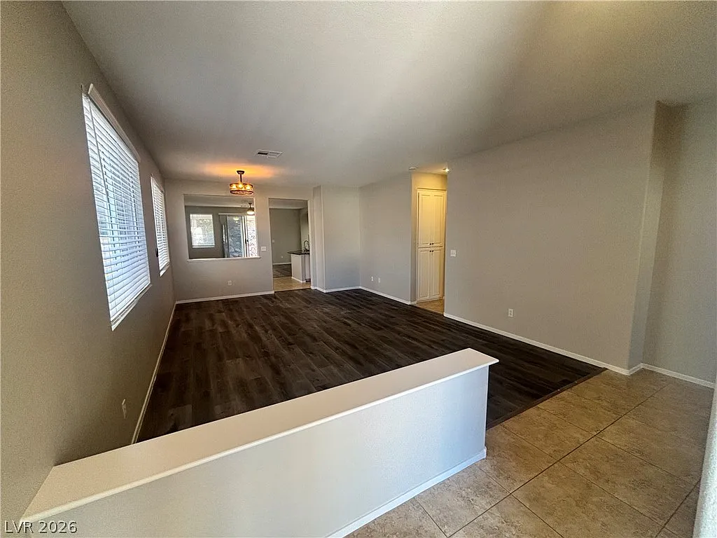 3 bed, 2.0 bath, 1774 sqft, $2,475 — Photo 3