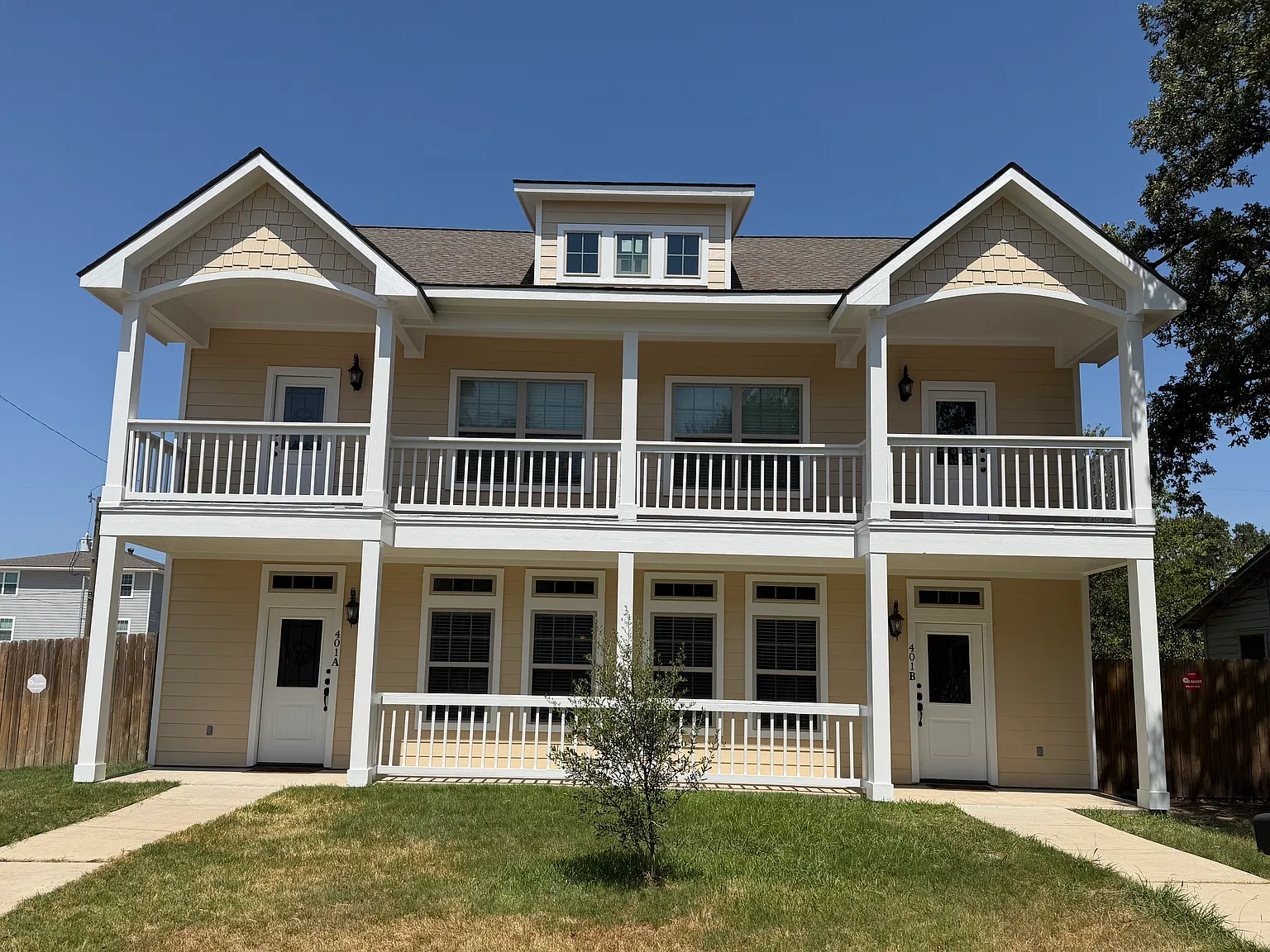 401 Ash St — Photo 1