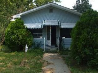 904 Madison St, Benton, IL 62812