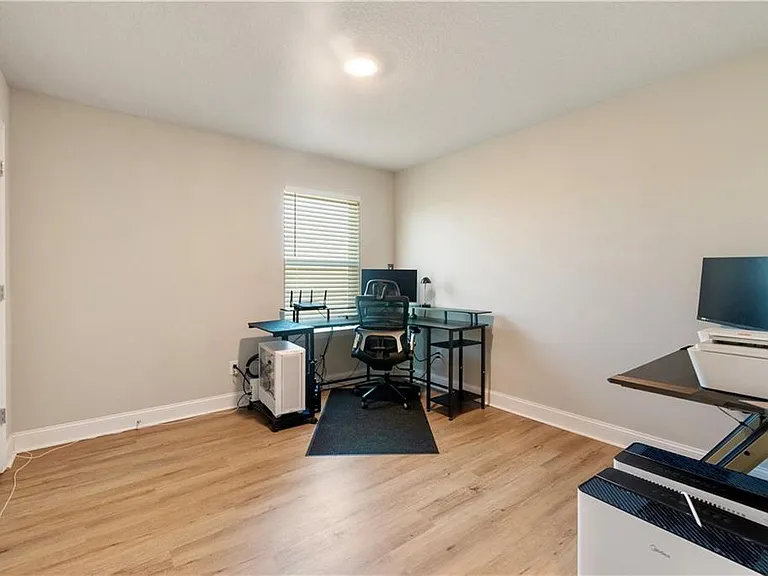 8120 Fairview Ct — Photo 13