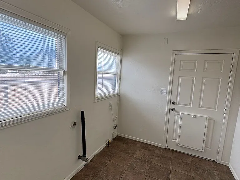 309 W Noble Ave — Photo 24