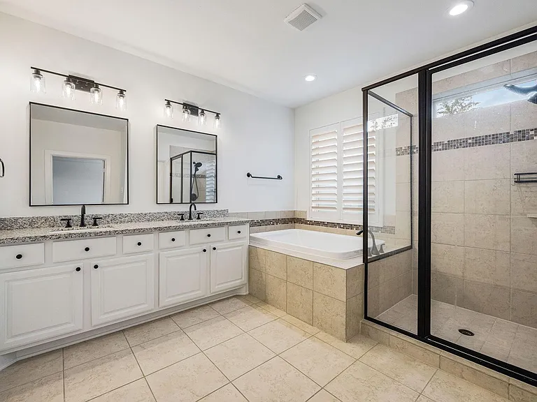 8213 Cabernet Ln — Photo 16