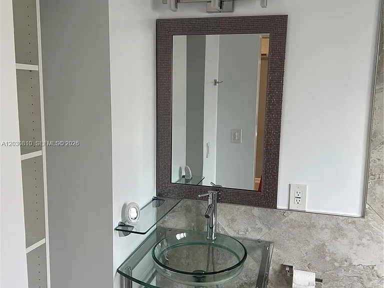 225 SE 16th Ave #2 — Photo 12