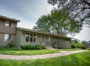 147 Windsor Ct, New Brighton, MN 55112