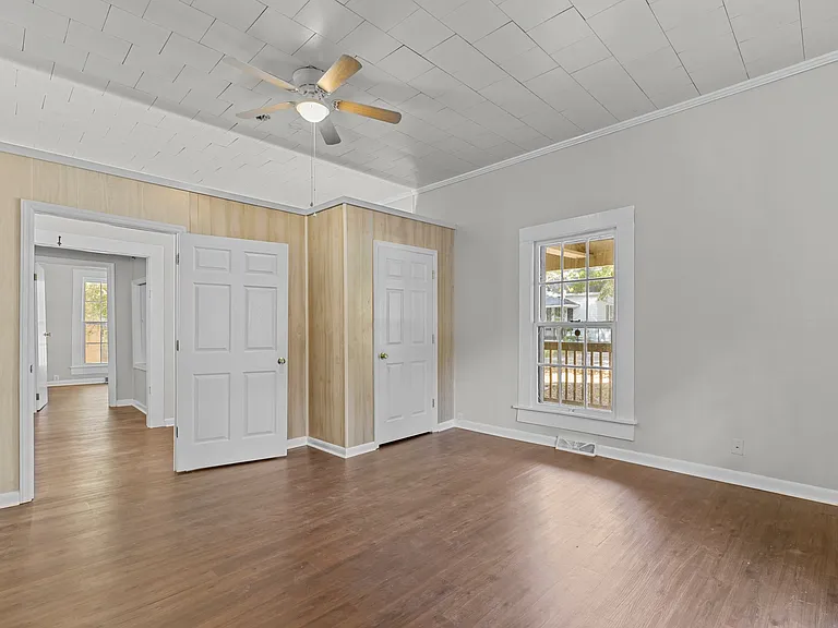 316 Bowen St — Photo 12