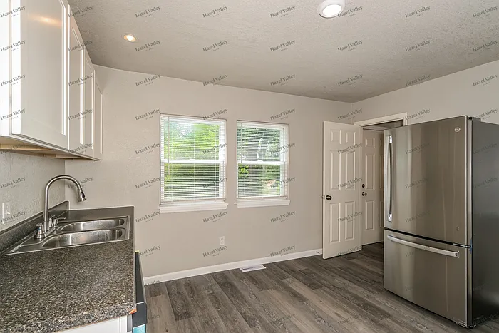 3416 Westridge Ln — Photo 6