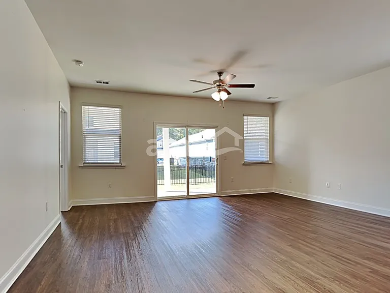 403 Ronter Ct — Photo 6