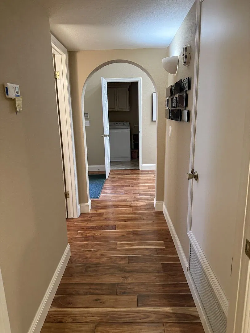 Gorgeous 2 master suites plus den with waterfront views. 55+ community — Photo 4