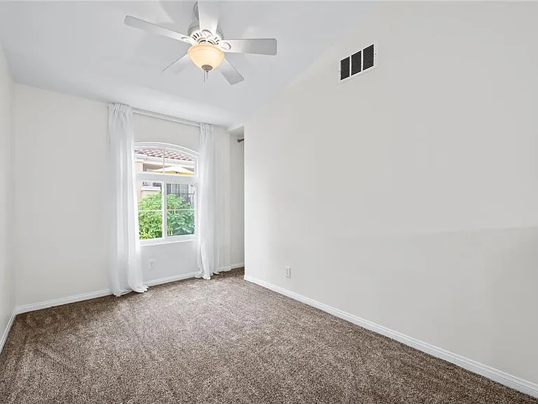 3 Opera Ln — Photo 19