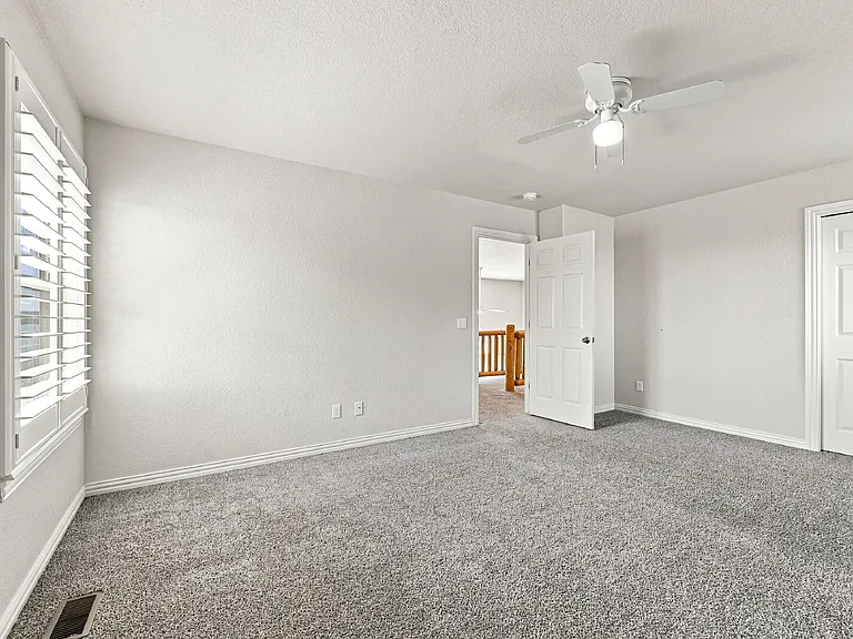 2425 Vanreen Dr — Photo 42