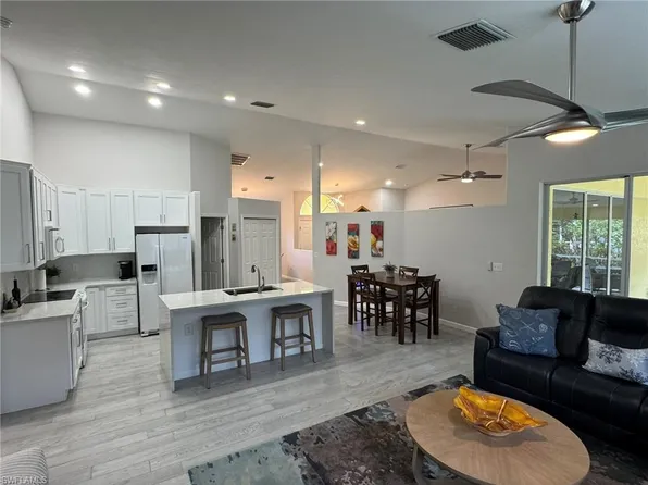 9820 Alhambra LN, BONITA SPRINGS, FL 34135