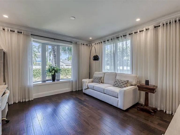 524 Poinciana Dr — Photo 11