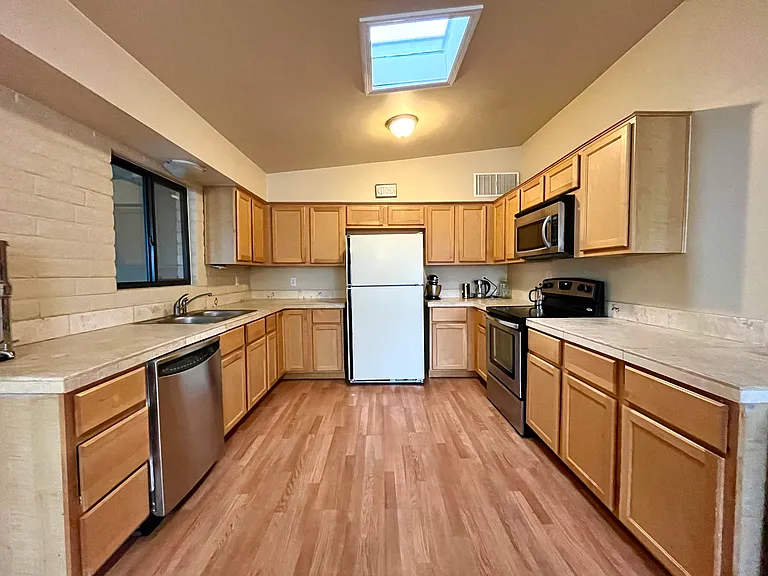 810 E Graybill Dr — Photo 5