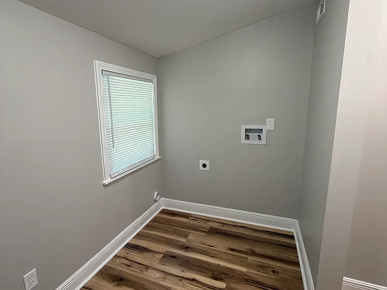 309 Ellington St — Photo 8