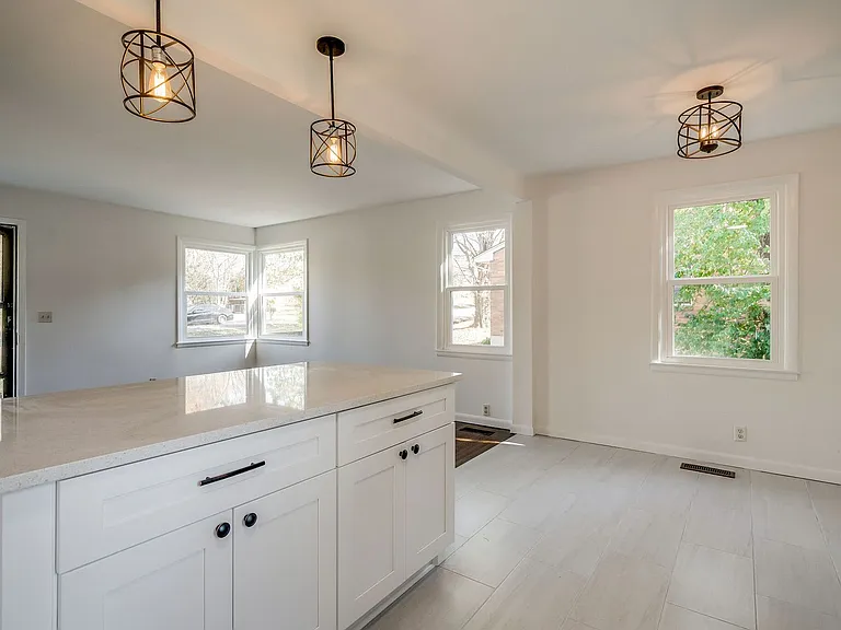 1907 Dabbs Ave — Photo 5