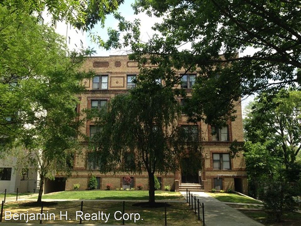 2nd image of 250 S Harrison St APT 14