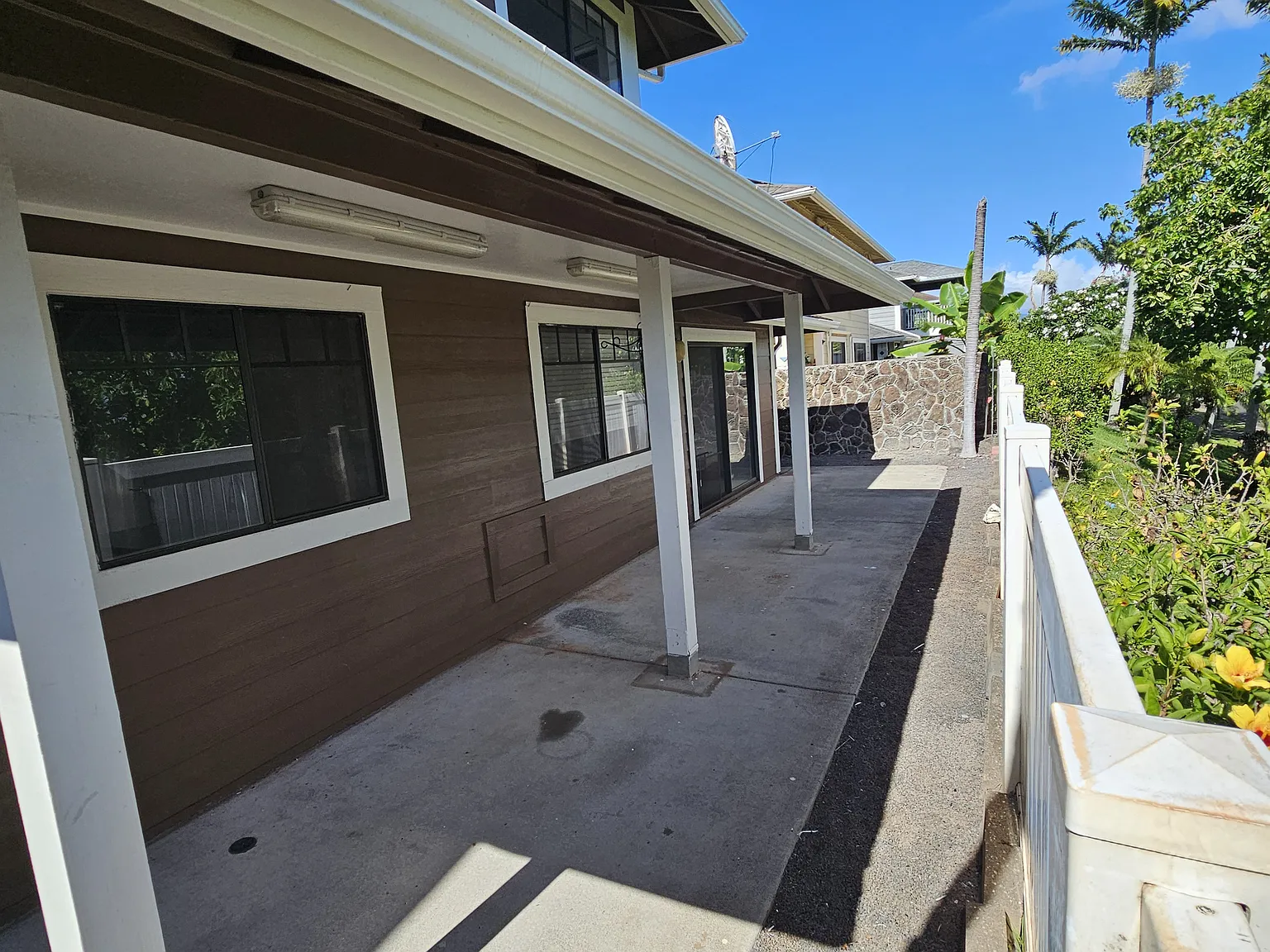 3 bed, 2.5 bath, 1750 sqft, $3,900 — Photo 2
